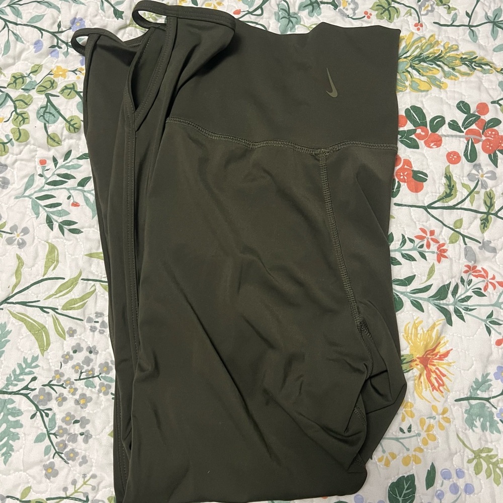 Nike Dark Green Dry Fit Leggings Medium